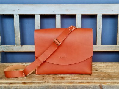 galerie/001 Taschen/005 Frank/resized/T0151 (2022-03-08) 07_small.jpg